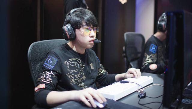 三人都在最 三人都在最